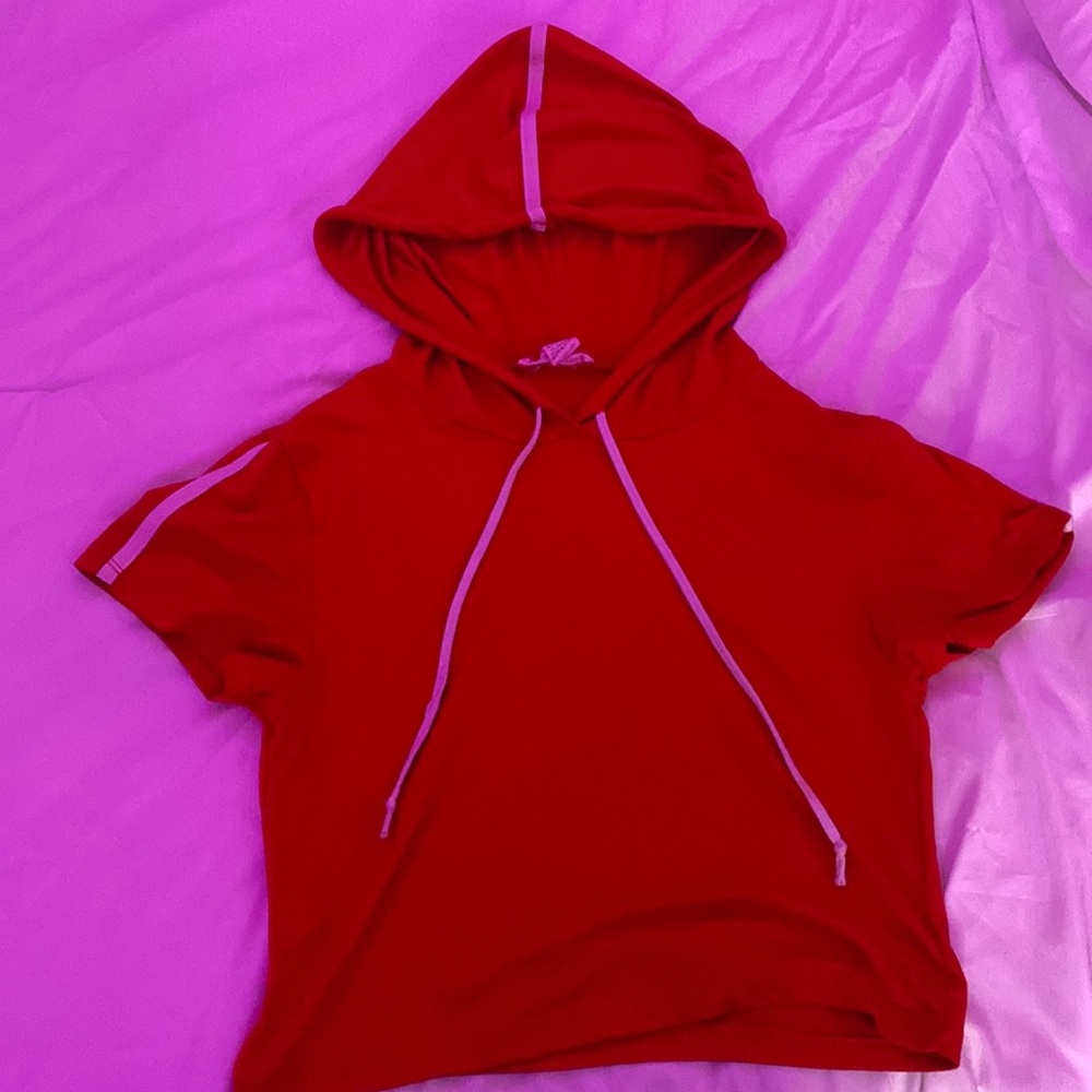 Capella, Red and white, medium